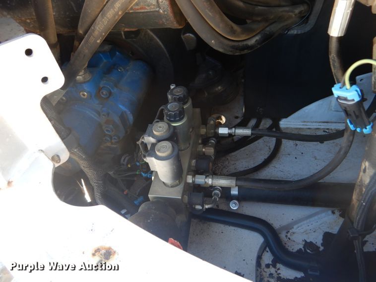 image for item DH5217 2006 Bobcat 430  mini excavator