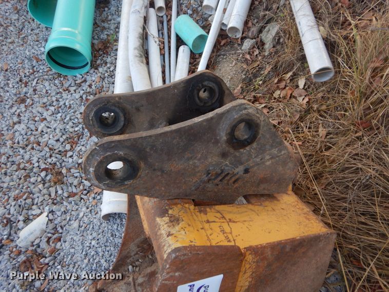 image for item DH5220 Bobcat 24"W excavator bucket