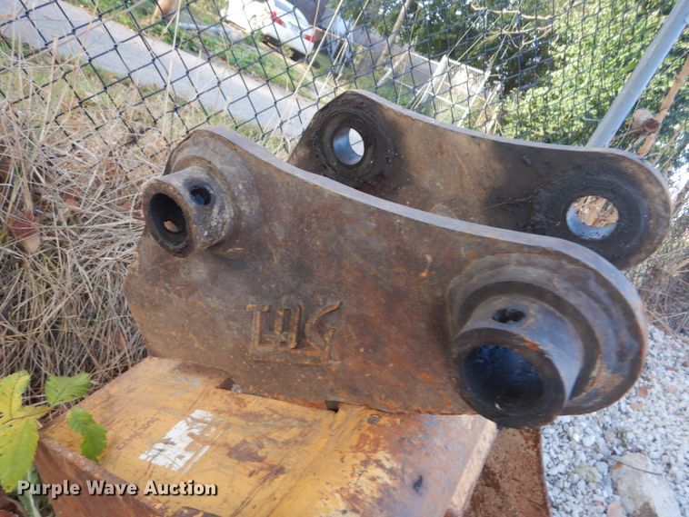 image for item DH5220 Bobcat 24"W excavator bucket