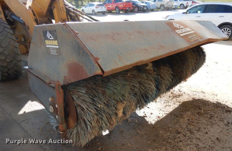 image for item DH6679 Erskine 7'W skid steer broom