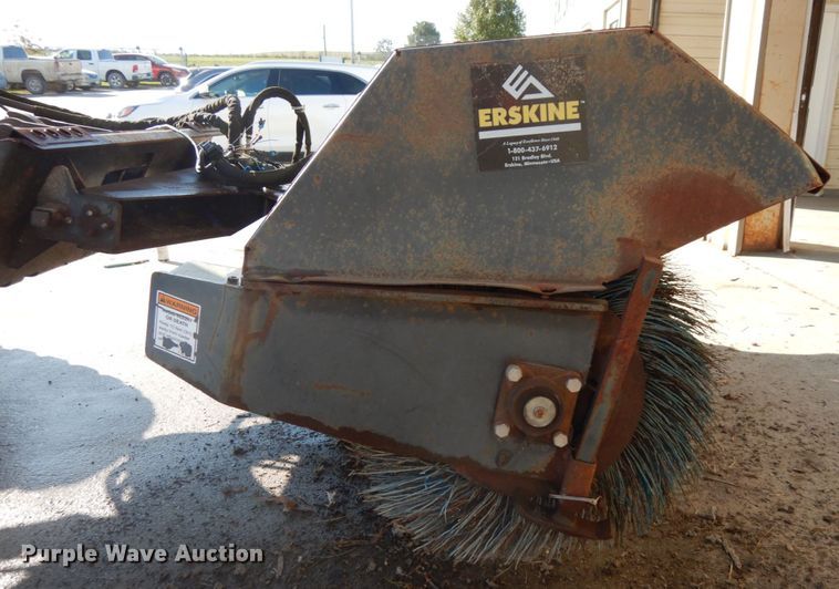 image for item DH6679 Erskine 7'W skid steer broom