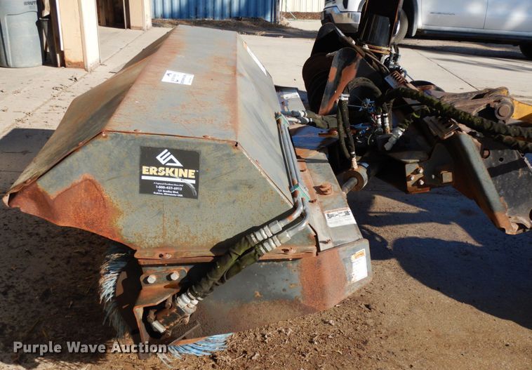 image for item DH6679 Erskine 7'W skid steer broom