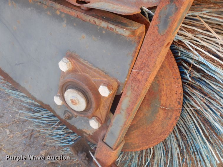 image for item DH6679 Erskine 7'W skid steer broom