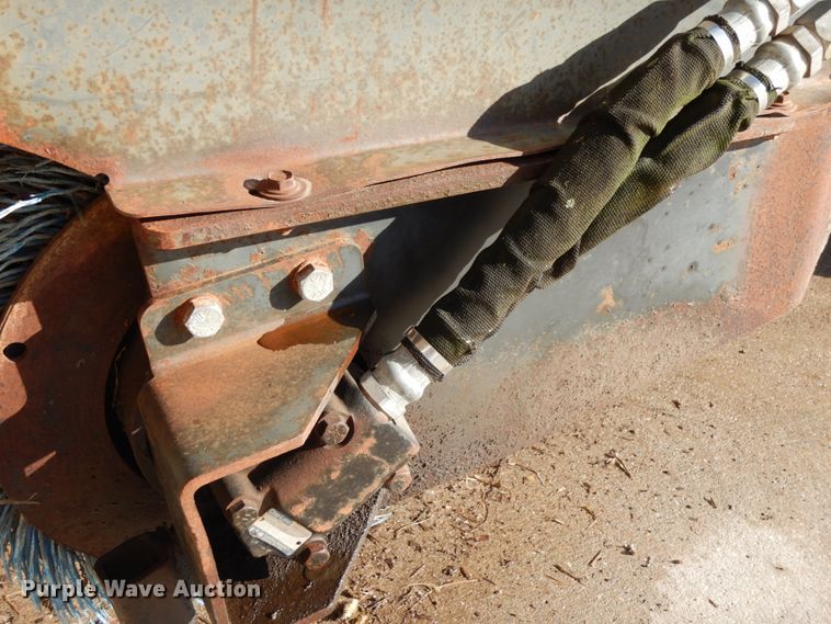 image for item DH6679 Erskine 7'W skid steer broom