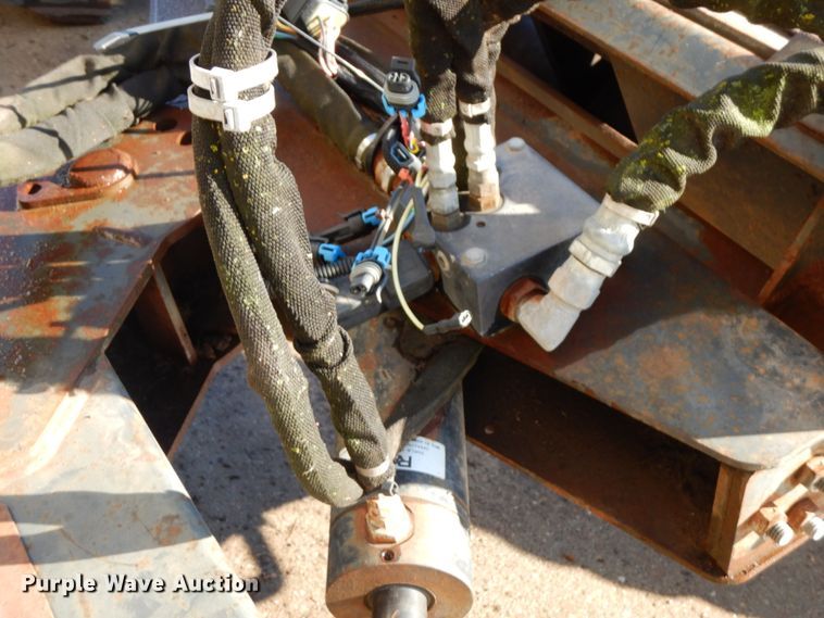 image for item DH6679 Erskine 7'W skid steer broom