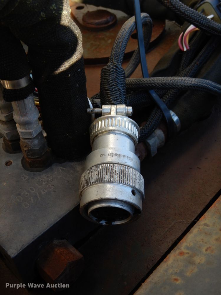 image for item DH6679 Erskine 7'W skid steer broom