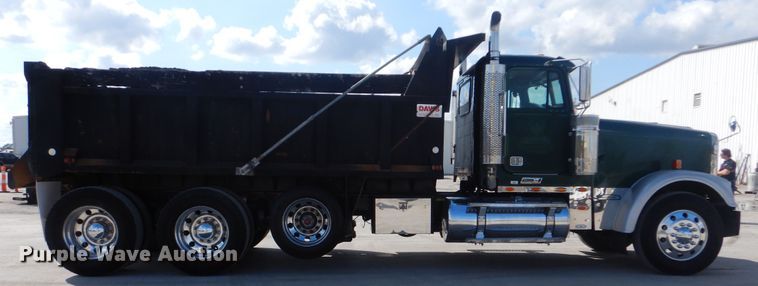 image for item DI0476 2007 Freightliner FLD  dump truck