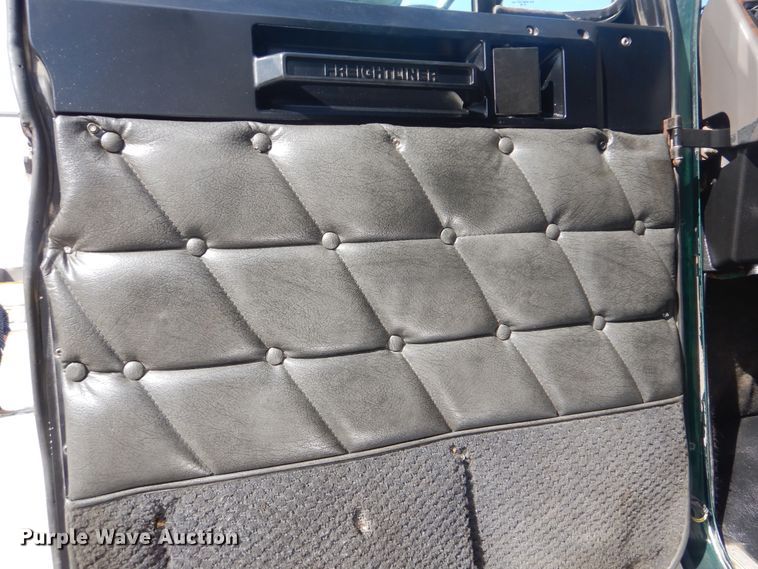 image for item DI0476 2007 Freightliner FLD  dump truck