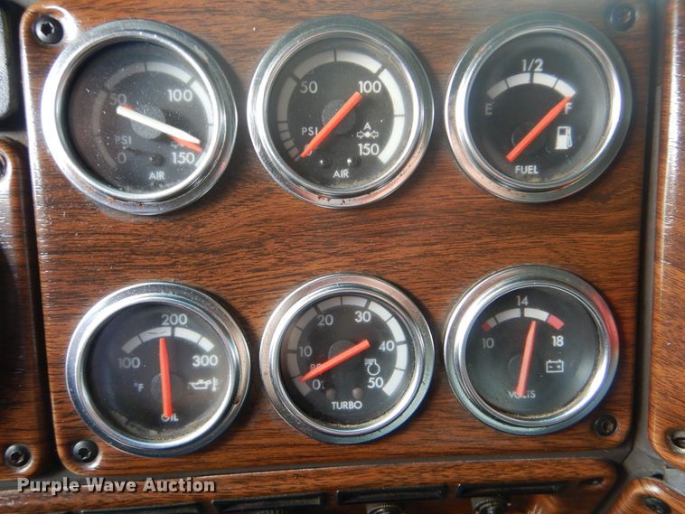 image for item DI0476 2007 Freightliner FLD  dump truck