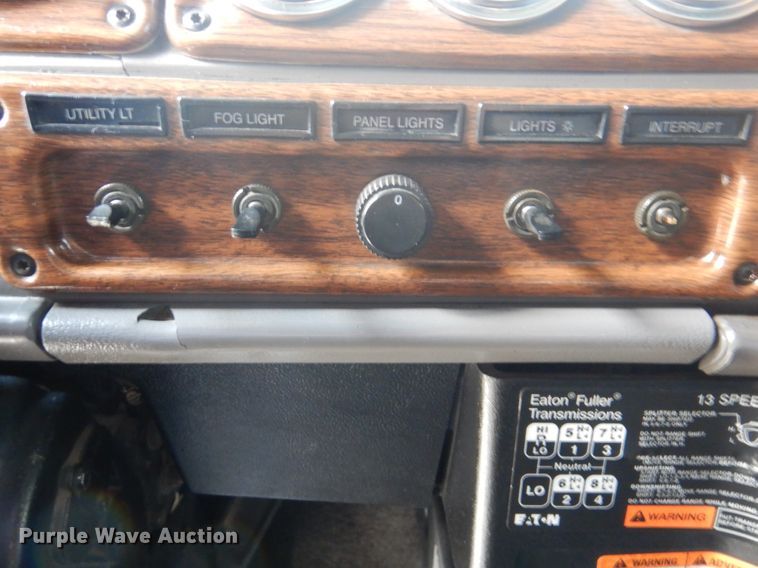 image for item DI0476 2007 Freightliner FLD  dump truck