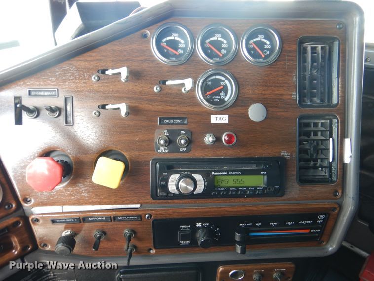 image for item DI0476 2007 Freightliner FLD  dump truck