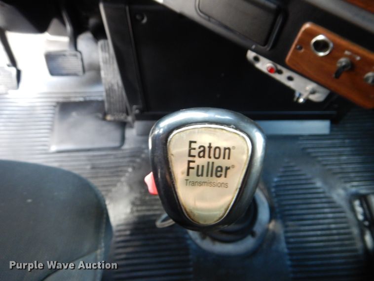 image for item DI0476 2007 Freightliner FLD  dump truck