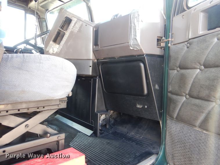 image for item DI0476 2007 Freightliner FLD  dump truck