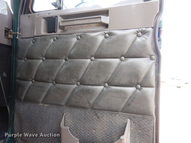 image for item DI0476 2007 Freightliner FLD  dump truck