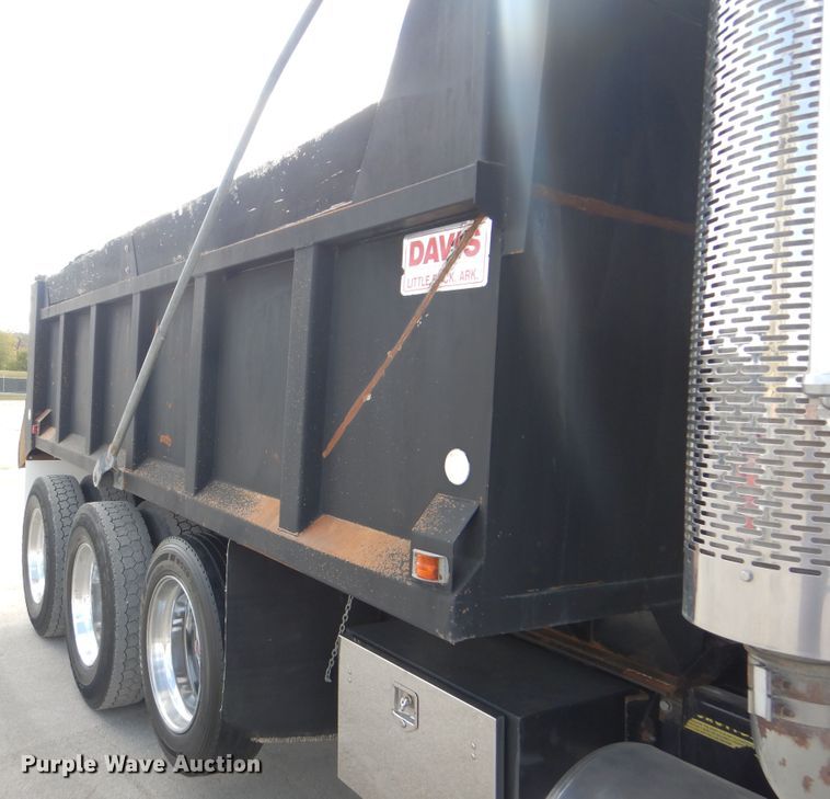 image for item DI0476 2007 Freightliner FLD  dump truck