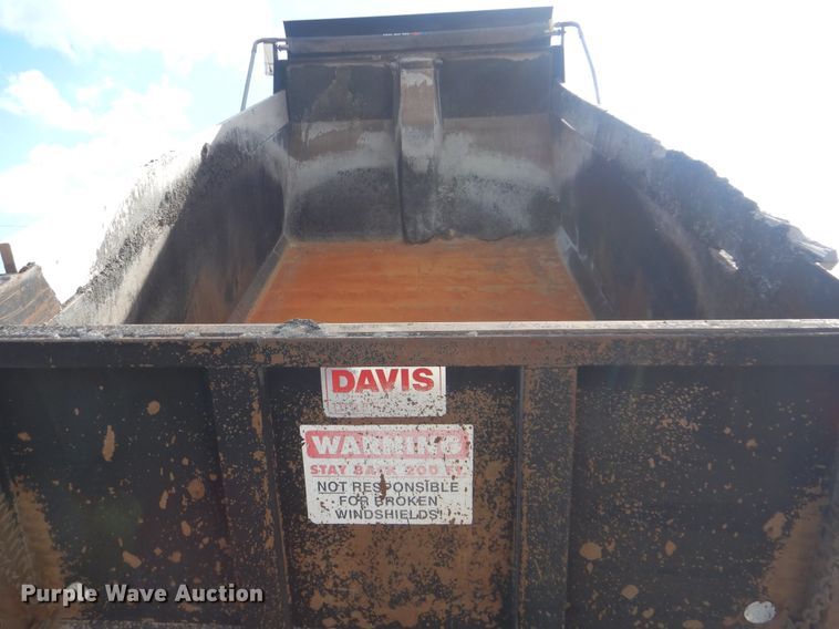 image for item DI0476 2007 Freightliner FLD  dump truck