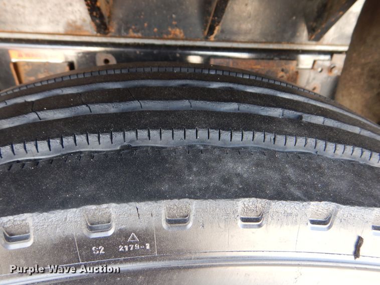 image for item DI0476 2007 Freightliner FLD  dump truck