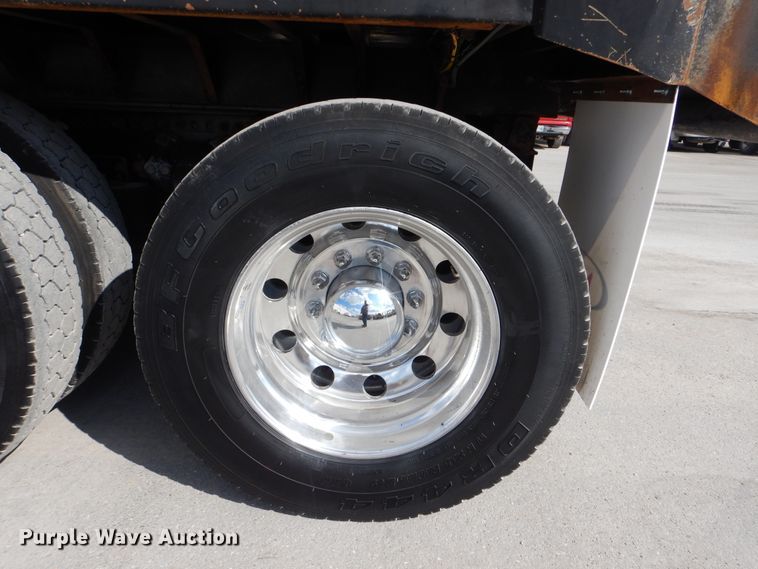 image for item DI0476 2007 Freightliner FLD  dump truck