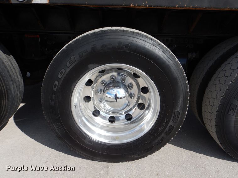 image for item DI0476 2007 Freightliner FLD  dump truck