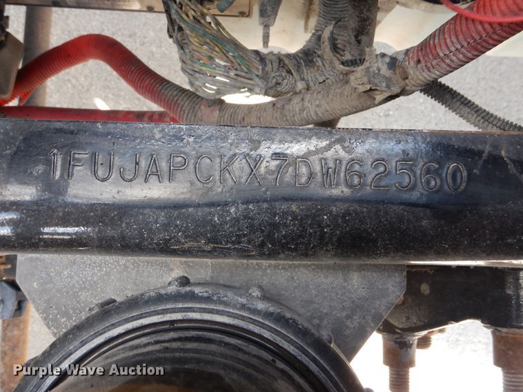 image for item DI0476 2007 Freightliner FLD  dump truck