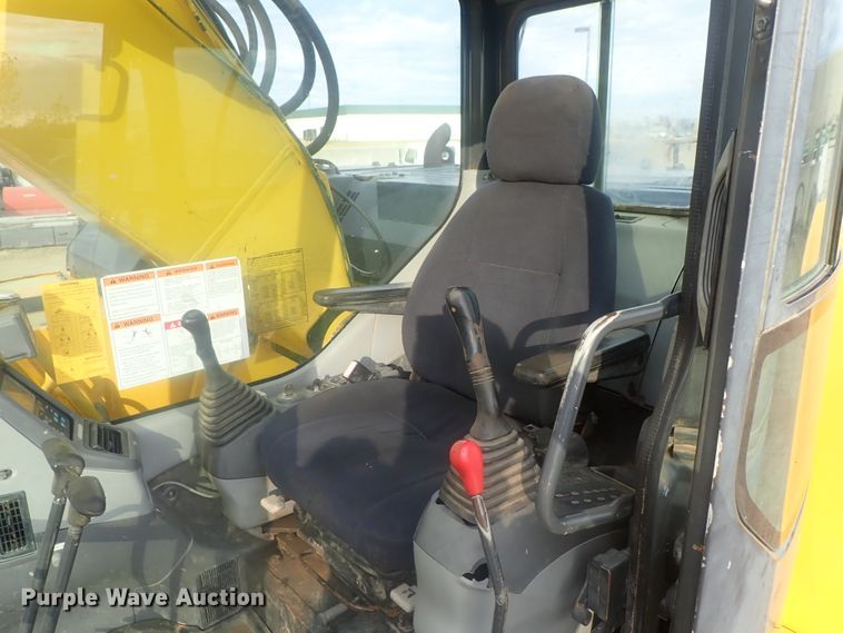 image for item DI7258 2001 Komatsu PC228US-3  excavator