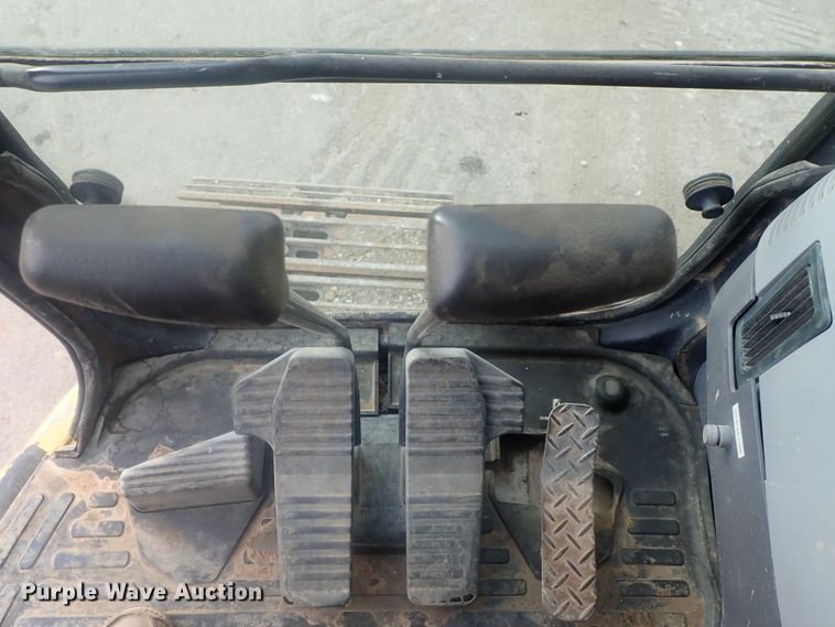 image for item DI7258 2001 Komatsu PC228US-3  excavator