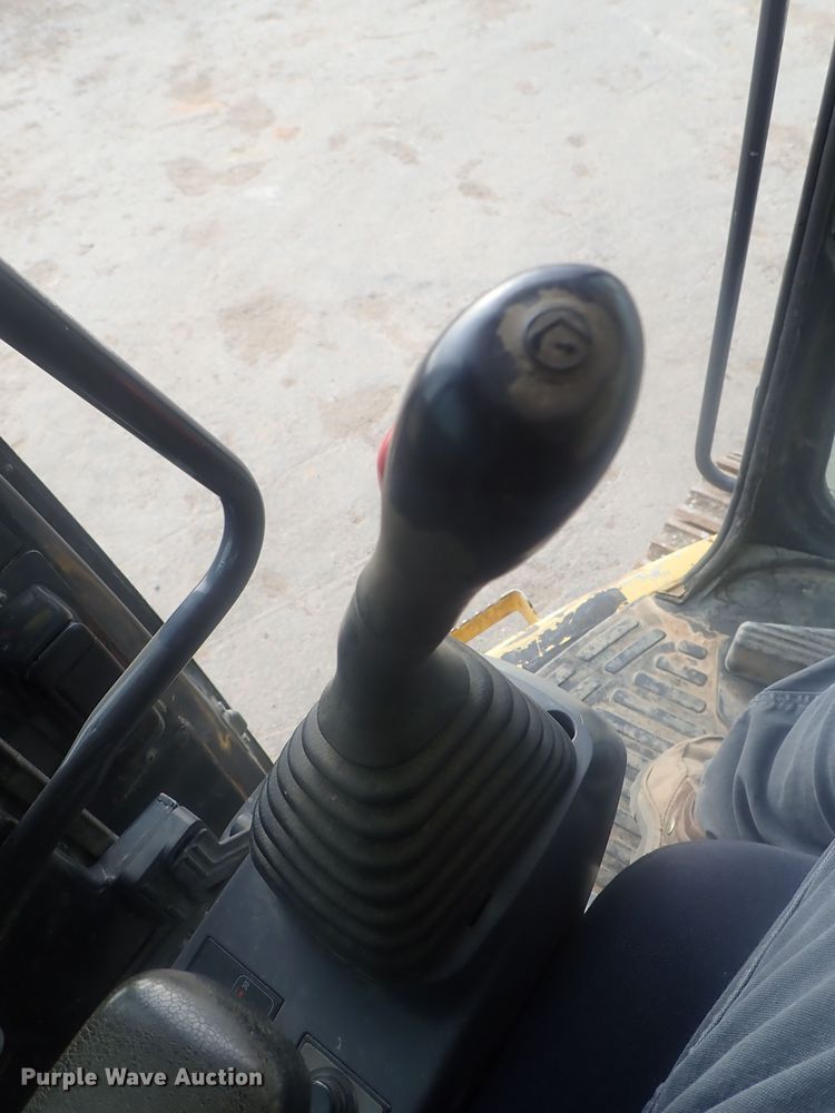 image for item DI7258 2001 Komatsu PC228US-3  excavator