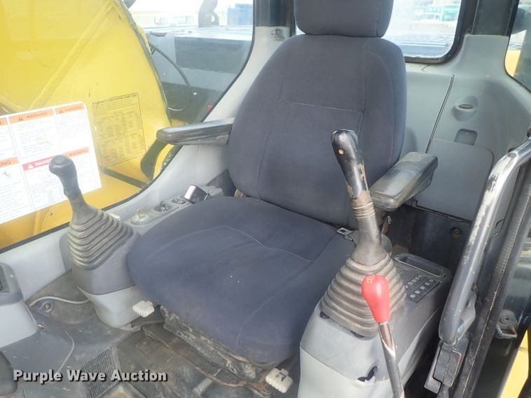 image for item DI7258 2001 Komatsu PC228US-3  excavator