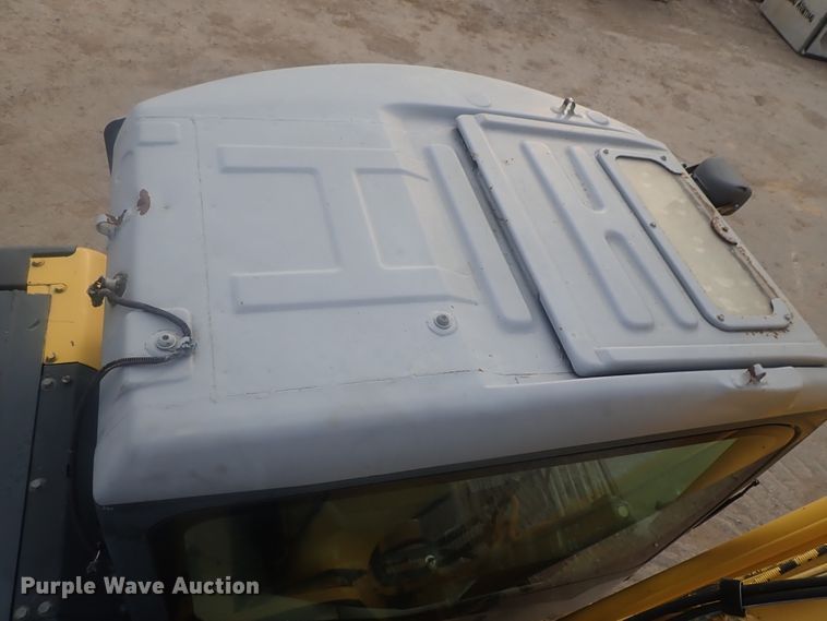 image for item DI7258 2001 Komatsu PC228US-3  excavator