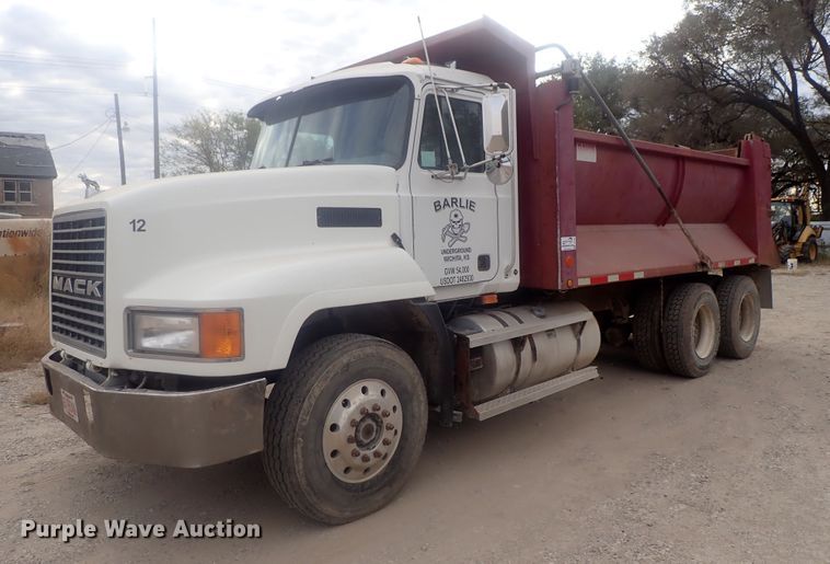 image for item DI7260 1996 Mack CH613  dump truck