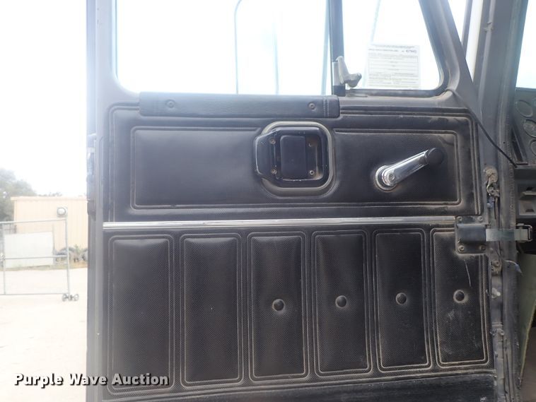 image for item DI7260 1996 Mack CH613  dump truck