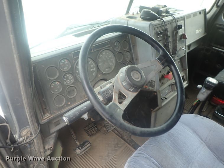 image for item DI7260 1996 Mack CH613  dump truck