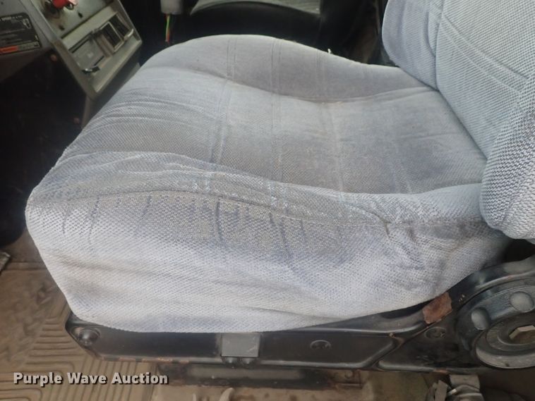 image for item DI7260 1996 Mack CH613  dump truck