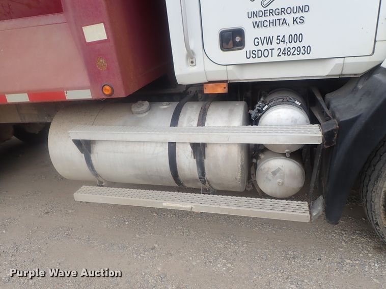 image for item DI7260 1996 Mack CH613  dump truck