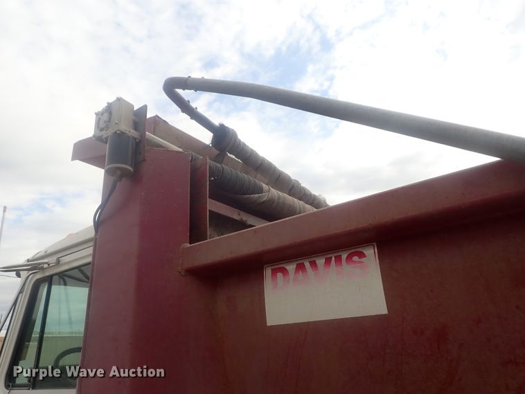 image for item DI7260 1996 Mack CH613  dump truck