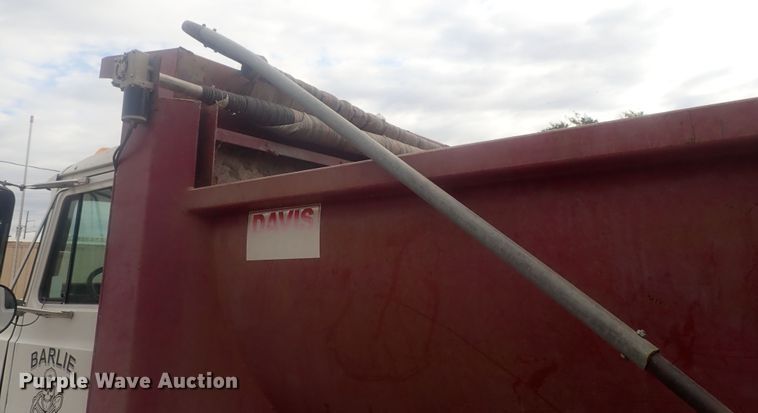 image for item DI7260 1996 Mack CH613  dump truck