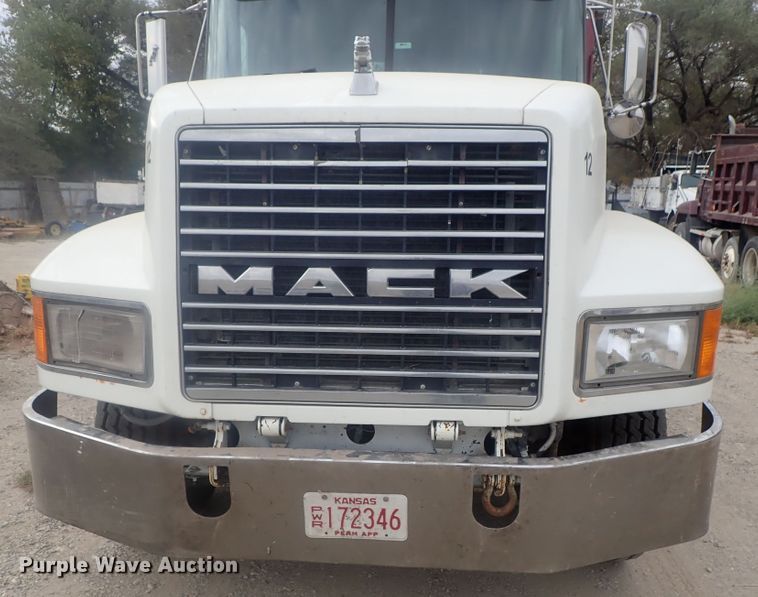 image for item DI7260 1996 Mack CH613  dump truck