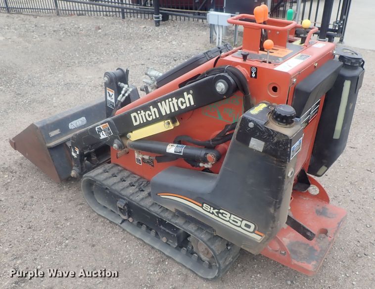 image for item DI7264 2011 Ditch Witch SK350  compact utility loader