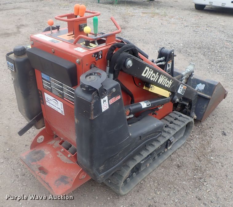image for item DI7264 2011 Ditch Witch SK350  compact utility loader