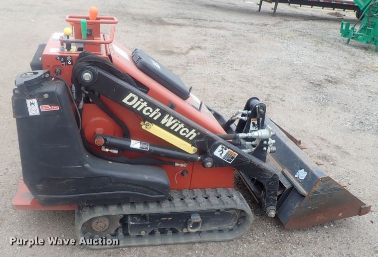 image for item DI7264 2011 Ditch Witch SK350  compact utility loader