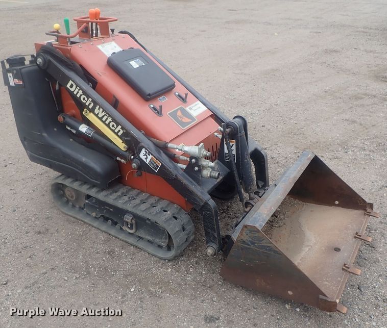 image for item DI7264 2011 Ditch Witch SK350  compact utility loader