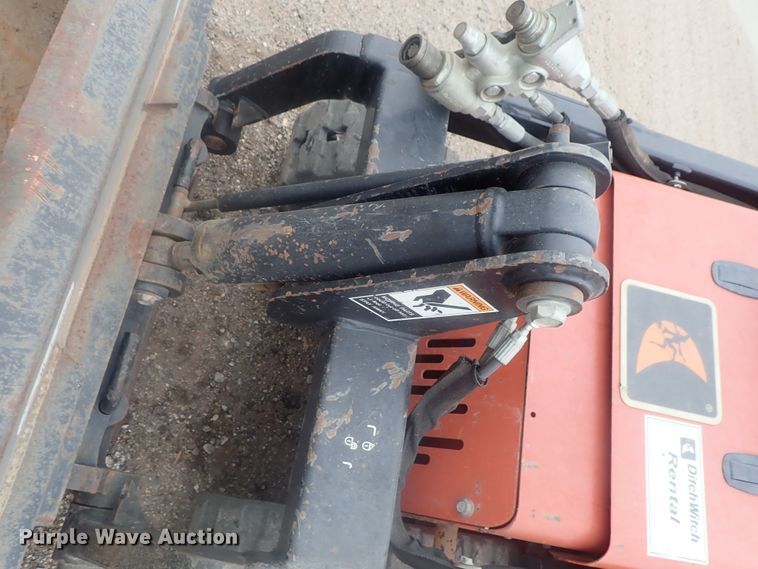 image for item DI7264 2011 Ditch Witch SK350  compact utility loader