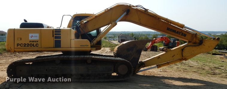 image for item DI8306 2000 Komatsu PC220LC-6  excavator