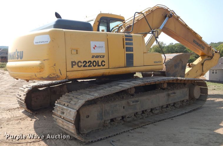 image for item DI8306 2000 Komatsu PC220LC-6  excavator