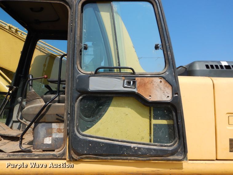 image for item DI8306 2000 Komatsu PC220LC-6  excavator