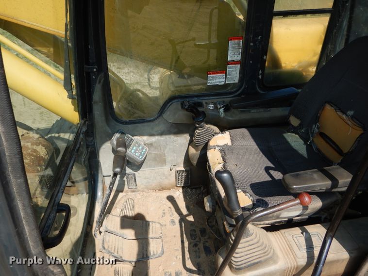 image for item DI8306 2000 Komatsu PC220LC-6  excavator