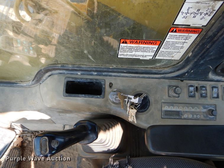 image for item DI8306 2000 Komatsu PC220LC-6  excavator