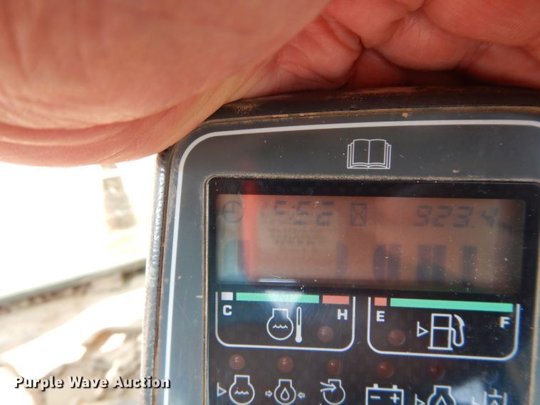 image for item DI8306 2000 Komatsu PC220LC-6  excavator