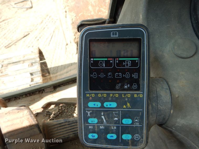 image for item DI8306 2000 Komatsu PC220LC-6  excavator