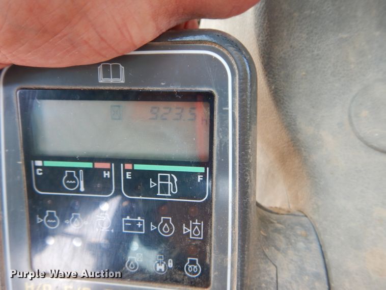 image for item DI8306 2000 Komatsu PC220LC-6  excavator